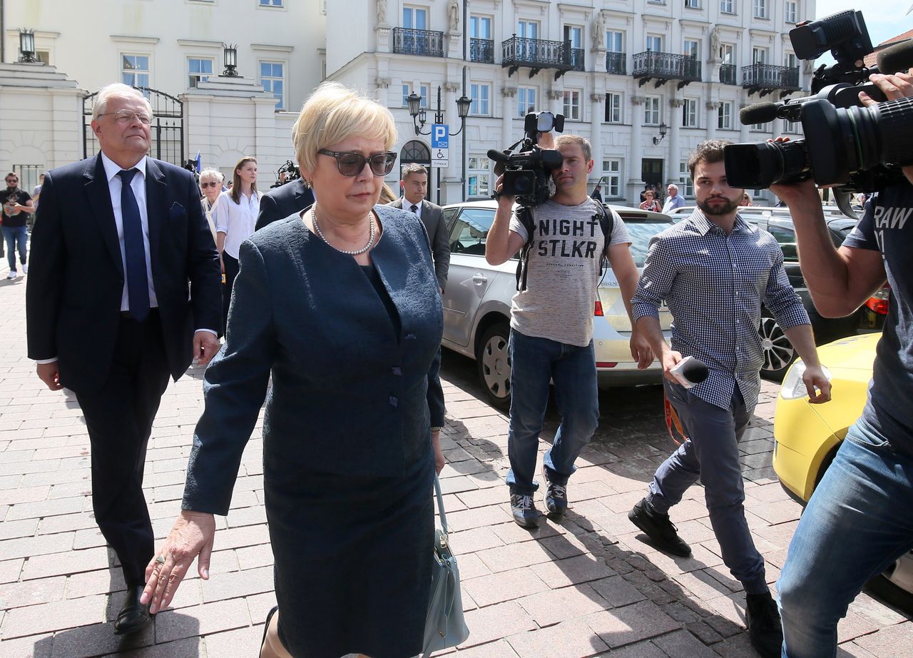 Sędziowie nie chcą odejść przed końcem kadencji. Może powinni to przemyśleć jeszcze raz?