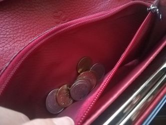 Portfele Polaków świecą pustkami. W przeciwieństwie do kont bankowych