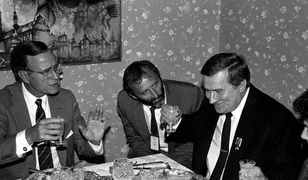 George H. W. Bush odwiedził Polskę dwukrotnie. Jako pierwszy prezydent USA