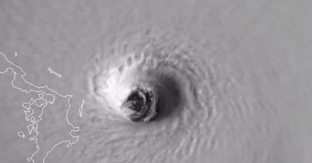 USA. Huragan Dorian osiągnął najwyższą, 5. kategorię. NASA rejestruje oko cyklonu