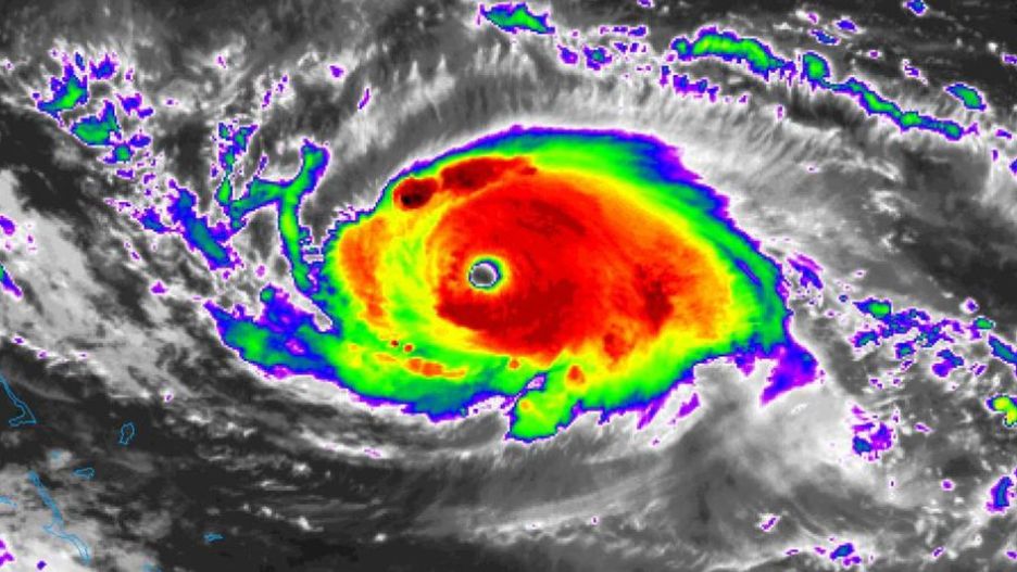 Dorian - niszczycielski huragan przybiera na sile