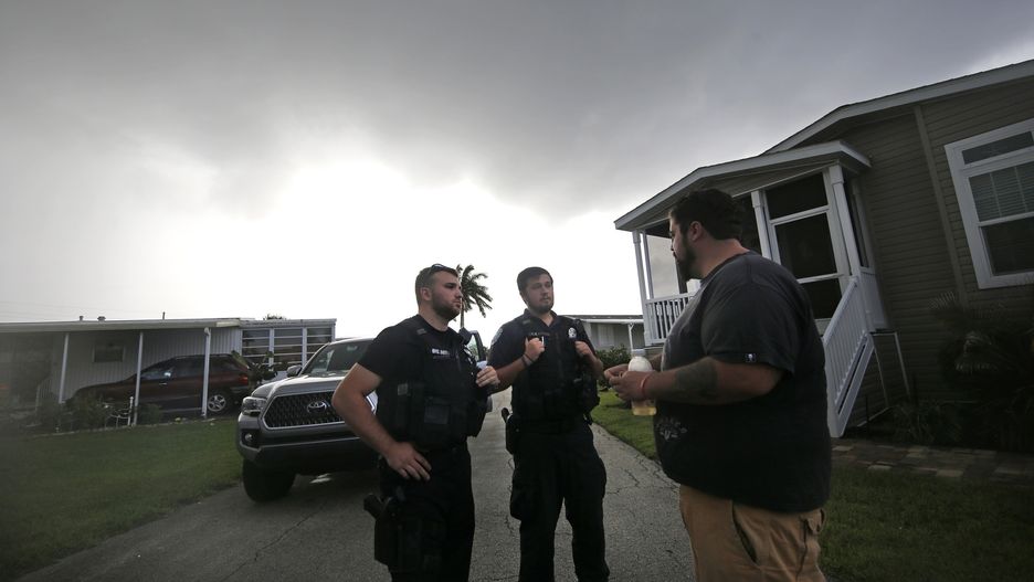 Huragan Dorian dociera do wybrzeży USA.