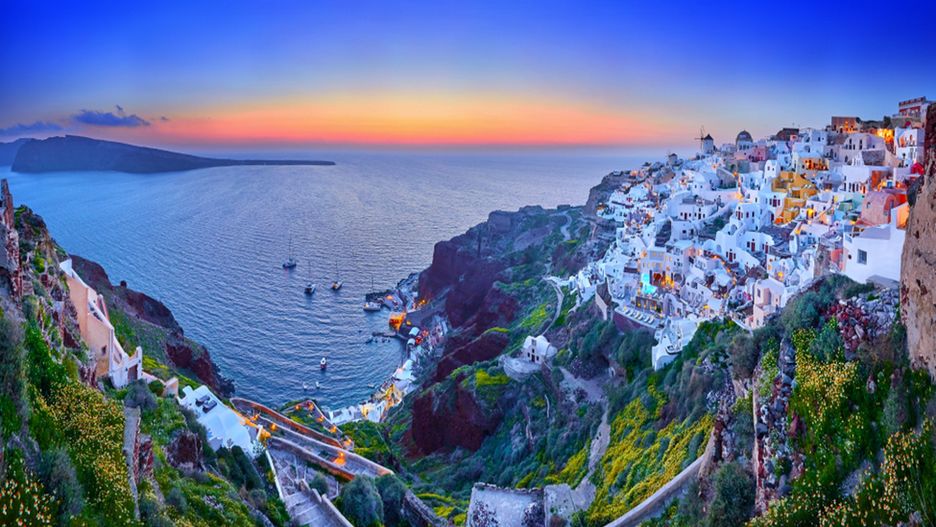 O Santorini krąży legenda, że niegdyś była mityczną Atlantydą zatopioną przez wybuch wulkanu