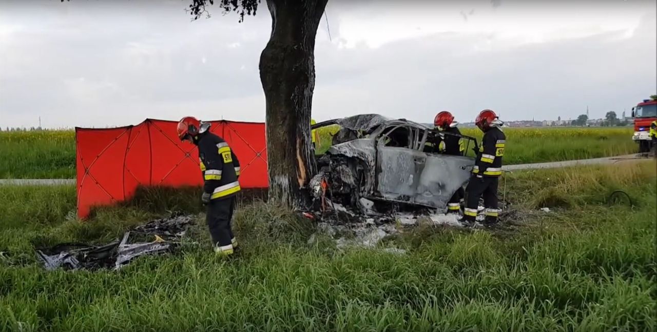 Tragiczny wypadek pod Kluczborkiem. Mężczyzna spłonął w samochodzie