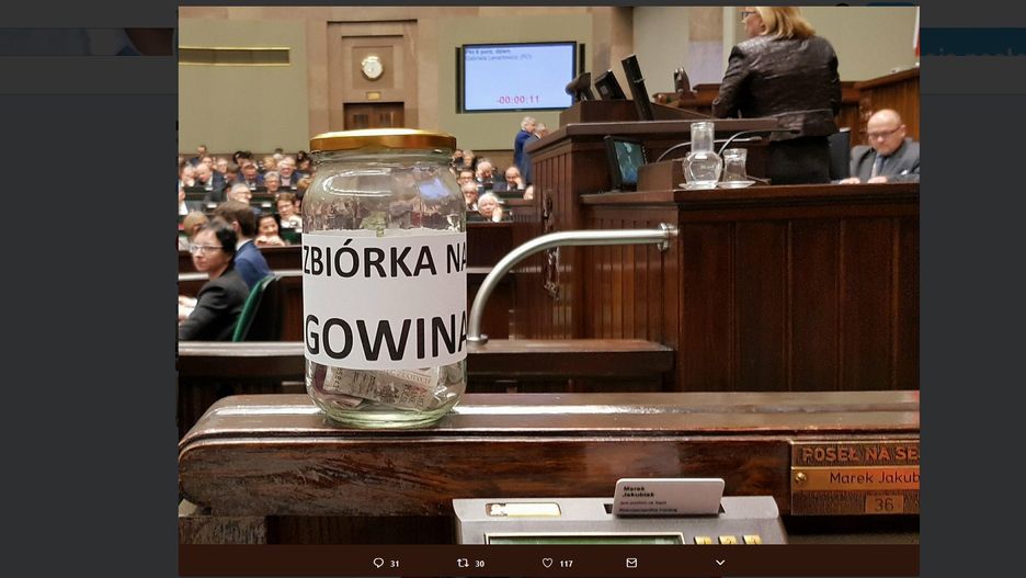 Posłowie opozycji zorganizowali zbiórkę dla Jarosława Gowina