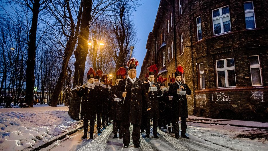 Tak gra górnicza orkiestra dęta przy kopalni KWK Wieczorek.