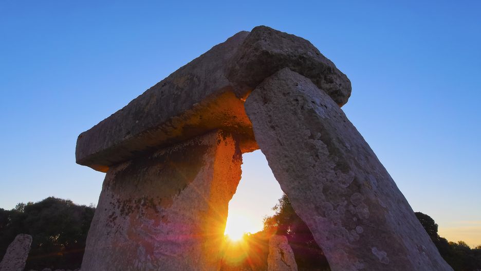 Na Minorce można zobaczyć jedne z najbardziej fascynujących budowli megalitycznych w Europie