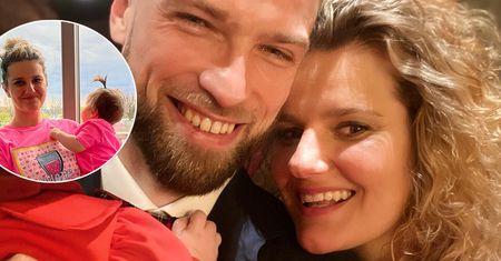 Zosia Zborowska pokazała córkę. Dziewczynka rozczula kucykami, a aktorka sugeruje, że jest podobna do taty