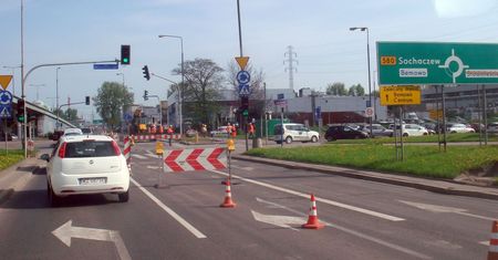 Budowa metra. Na asfalt wyciekła piana, trwają utrudnienia