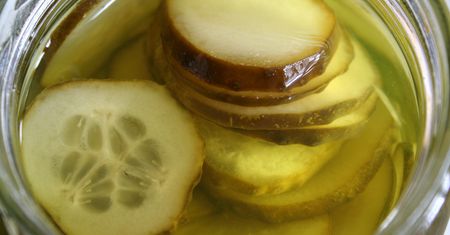 Pomysły na wykorzystanie wody po kiszonkach.  Naturalny probiotyk