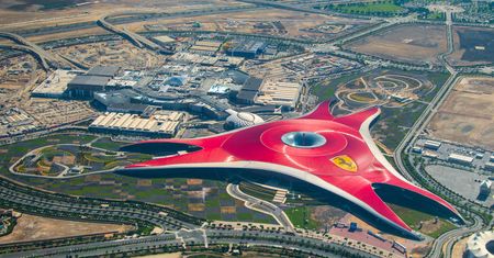 Jedyny taki park rozrywki na świecie. Tutejszy rollercoaster to coś dla ludzi o mocnych nerwach