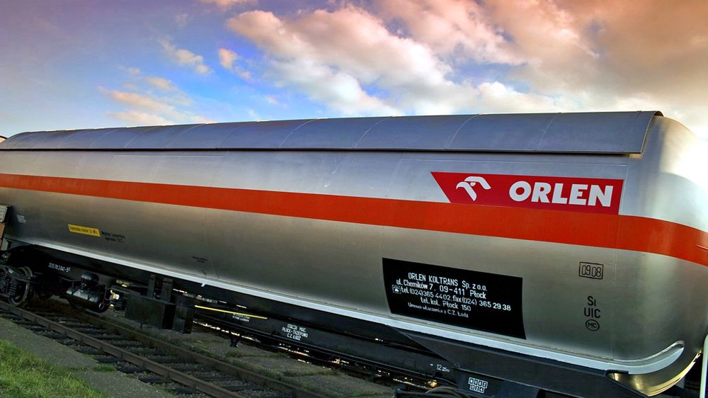 - Dzięki temu Orlen lepiej się rozwija, ma środki na inwestycje. Mamy możliwości kupowania aktywów w innych firmach czy zwiększania wydatków na energetykę – tłumaczył Daniel Obajtek.