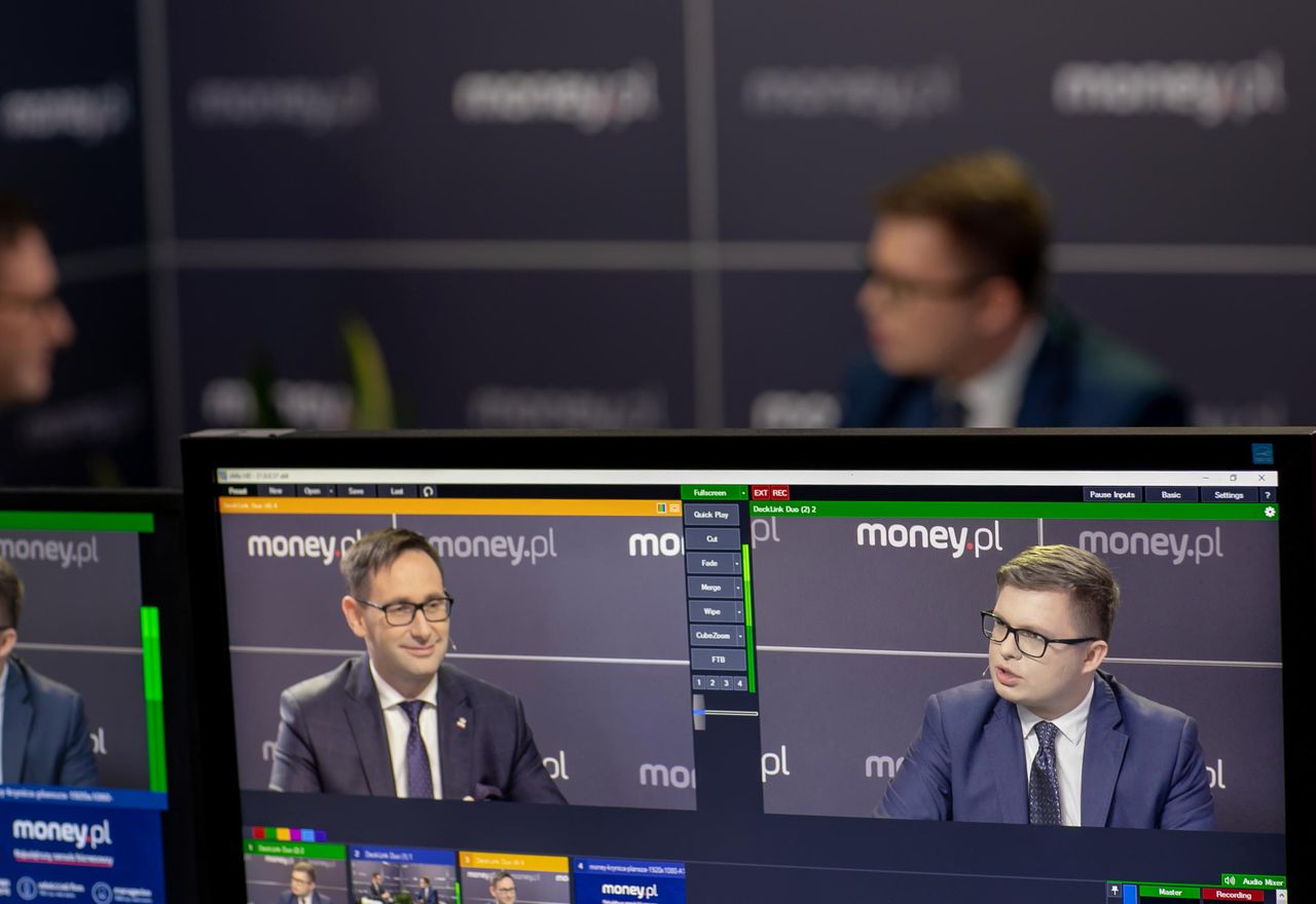 Fuzja koncernów Orlen i Lotos. Komisja Europejska wstrzymuje połączenie. "Chcemy więcej informacji"