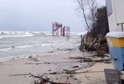 Alert pogodowy. Zalane plaże i porty. Śnieg na południu i w centrum