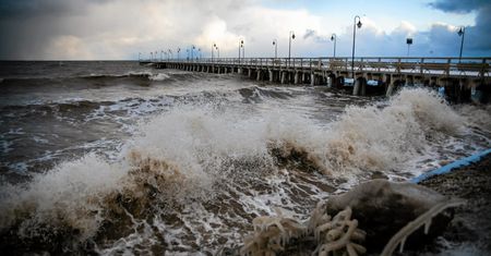 Sztorm na Pomorzu - Urząd Morski wyliczył straty. Kwota sięga 9 mln zł