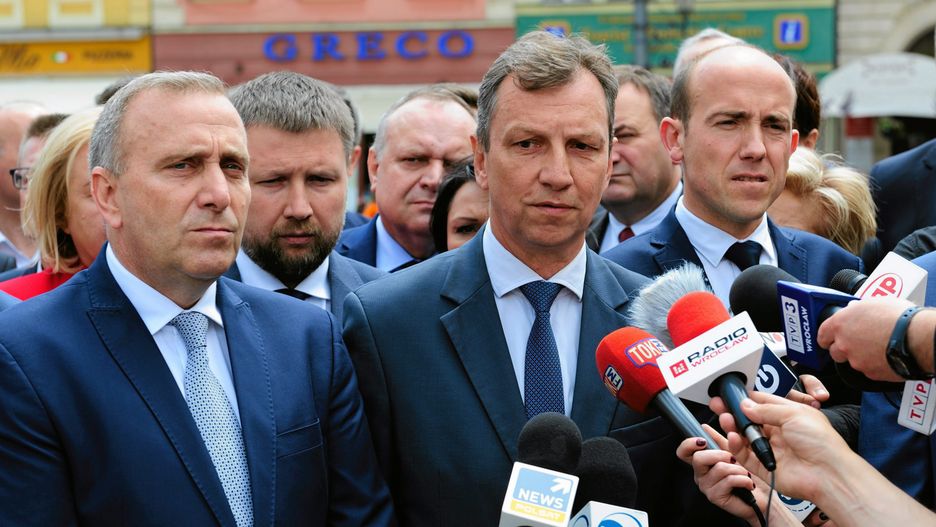 Andrzej Halicki na konferencji prasowej PO w maju 2017 roku.