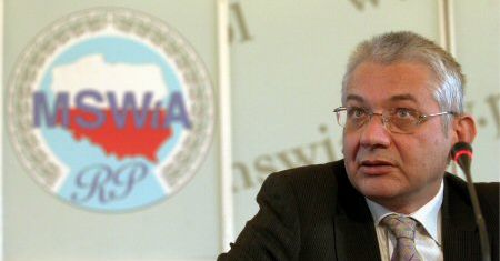 Premier wysyła Dorna na urlop