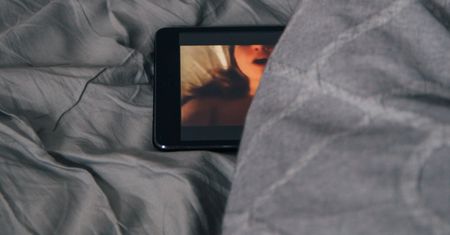 Nic tak nie upokarza jak porno zemsta. Kobiety wstydzą się prosić o pomoc