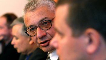 Ludwik Dorn podczas konferencji prasowej