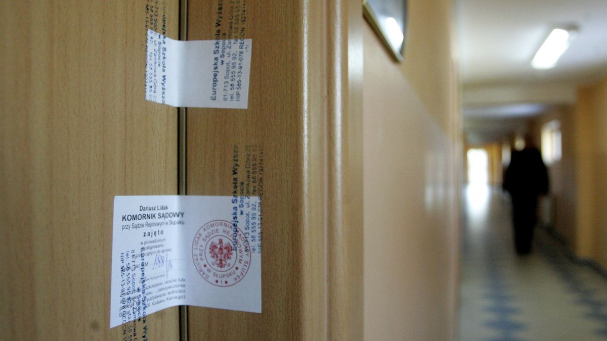 Blisko co piąta osoba w wieku od 18 do 24 lat spłaca jakieś zobowiązanie. Na jednego zadłużonego przypada prawie 7,8 tys. zł długu.