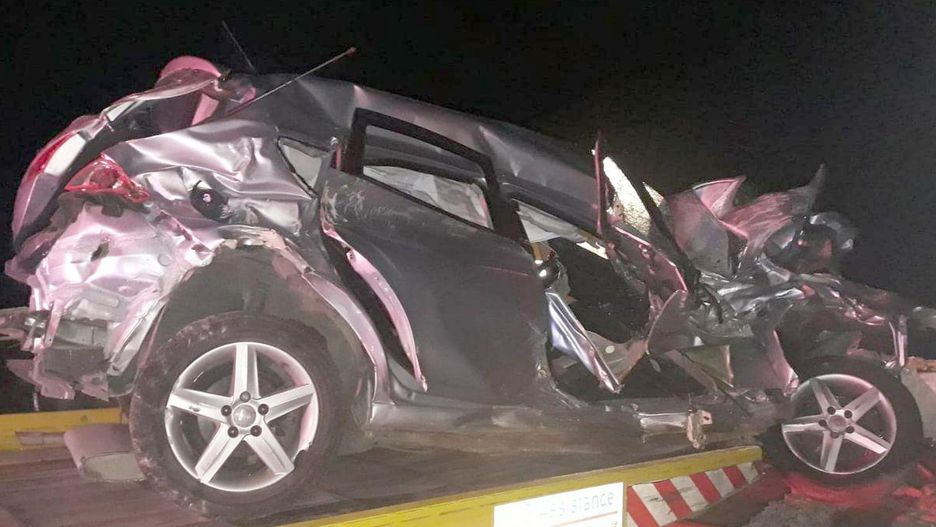 Seat został kompletnie zmiażdżony przez pociąg