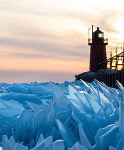 Jezioro Michigan pokryło się lodem. Teraz popękał i stworzył coś magicznego