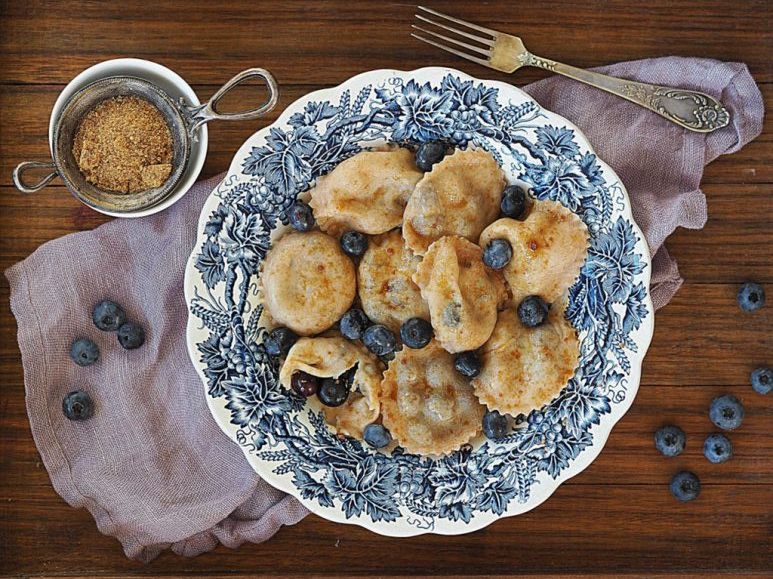 Pierogi z borówkami. Smak lata na obiad lub kolację