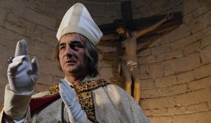 Robert Gonera jako biskup w "Koronie królów". Widzicie tę charakteryzację?