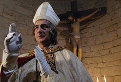Robert Gonera jako biskup w "Koronie królów". Widzicie tę charakteryzację?
