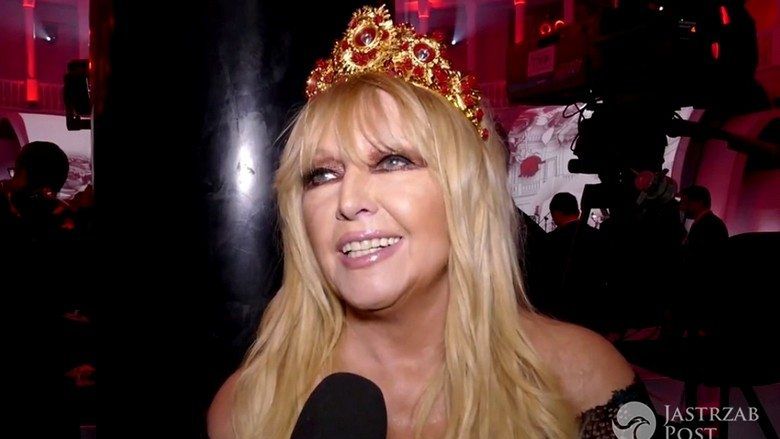 Maryla Rodowicz w koronie na gali Róże Gali 2015
