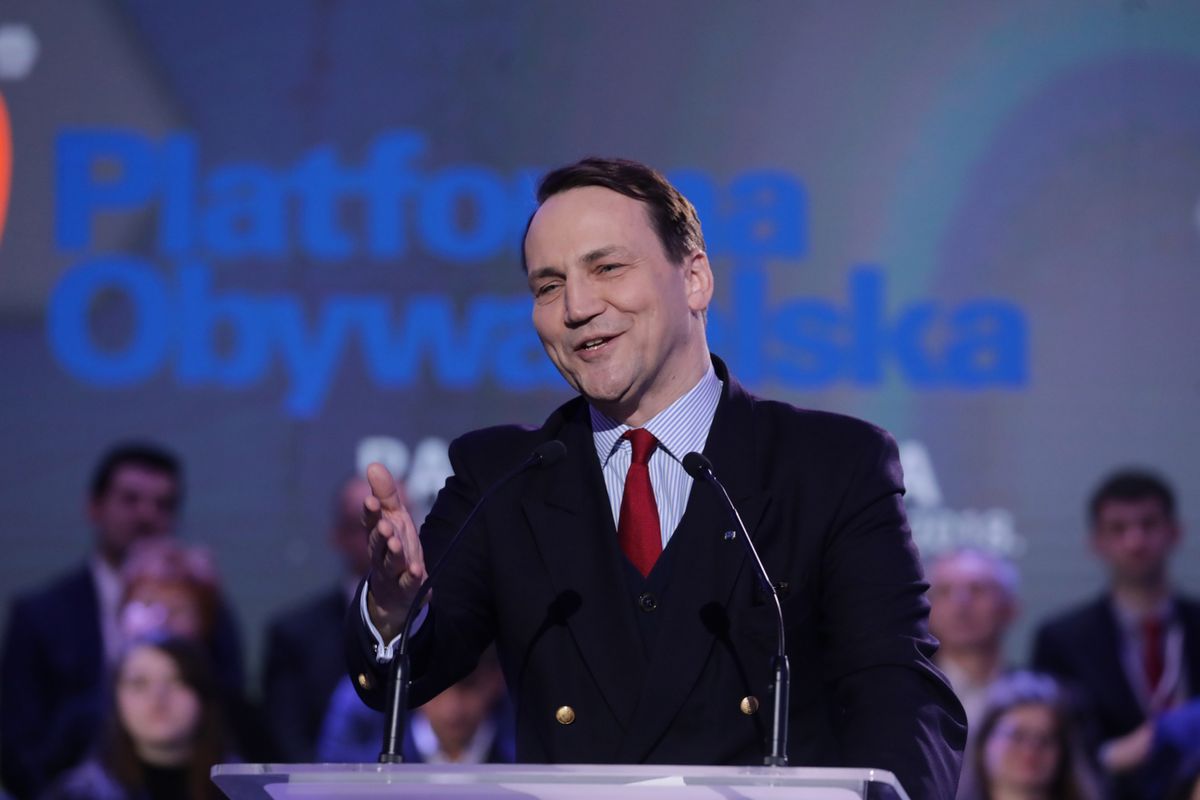 Sikorski: prosiłem, żeby świra Macierewicza odwołać