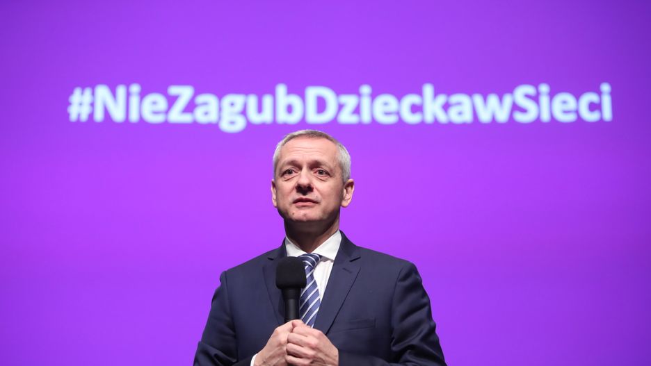 Minister cyfryzacji Marek Zagórski chce chronić nieletnich przed pornografią. Ale jego sposób budzi kontrowersje