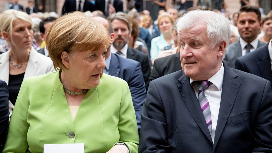 Angela Merkel i Horst Seehofer oddalili widmo politycznego rozwodu