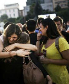 W Atenach tłumy świętują wyniki referendum