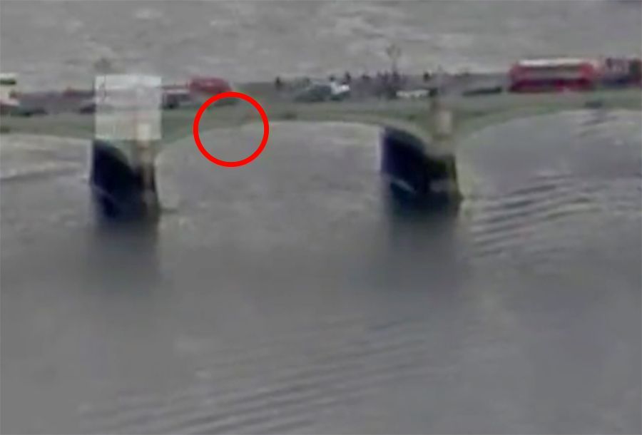 Kamery uchwyciły moment, gdy samochód rozjeżdżał pieszych w Londynie