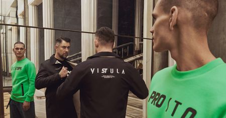 Vistula Oraz Prosto. Pionierska współpraca