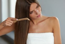 Naturalne sposoby na proste włosy - jak prostować włosy bez prostownicy?