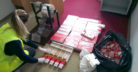Policjanci zabezpieczyli nielegalny towar