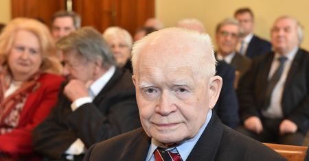 Adam Strzembosz o prezydencie: Łyknął żabę. Może musiał ją łyknąć