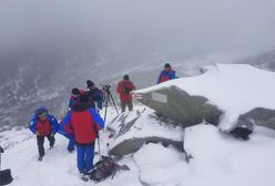 "Martwym ku pamięci, żywym ku przestrodze". Wyruszyli w góry, by wspomnieć kolegów