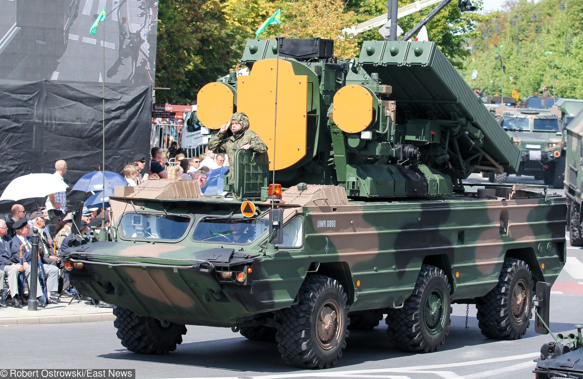 Przeciwlotniczy zestaw rakietowy 9K33 Osa zamontowany na pojeździe pływającym 