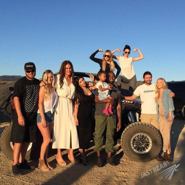 Caitlyn Jenner dzień ojca spędziła z dziećmi. Zdjęcie podbiło Instagram, Facebooka i WhoSay.com