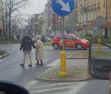 To zdjęcie robi furorę w sieci. Internauci są wzruszeni