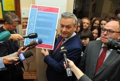 Ta tablica zawiśnie przy wejściu do każdej słupskiej szkoły. Internauci są zachwyceni