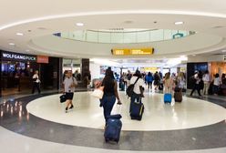 Dziewczynkom odmówiono wejścia na pokład, bo miały na sobie leginsy