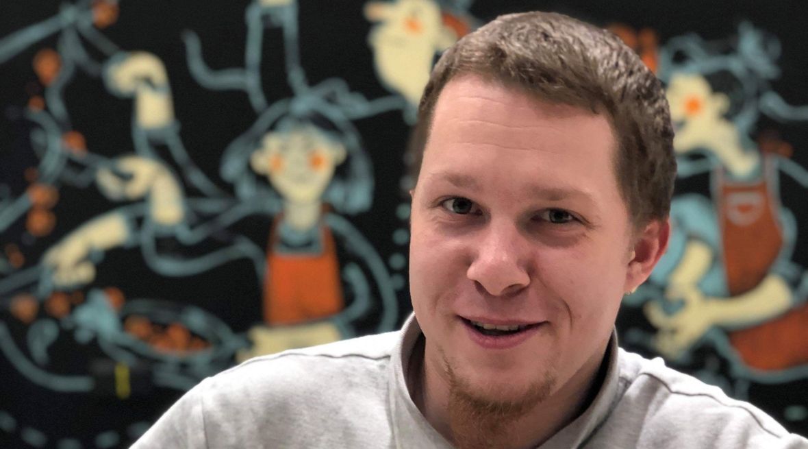 Sebastian Adamczyk wyrwał się z bezdomności. Dziś sam pomaga tym, którzy żyją na ulicy 