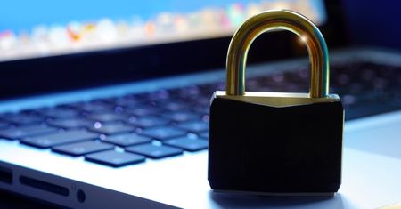 Jak zadbać o prywatność w internecie? 5 sztuczek, które warto znać