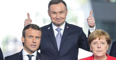 Z tego zdjęcia śmiali się wszyscy. Prezydent odpowiedział hejterom... memem