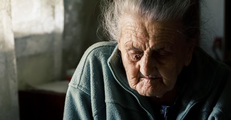 Starość nie udała się Panu Bogu. Pytanie – kto zajmie się rodzicami, skłóci niejedną rodzinę