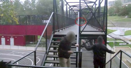 Dzieci biegały z paralizatorem po parku rozrywki. Zaatakowały 16-latka i uciekły